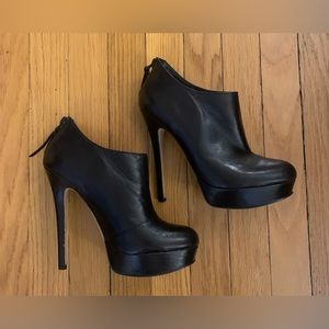 House of Harlow Natalia Booties
